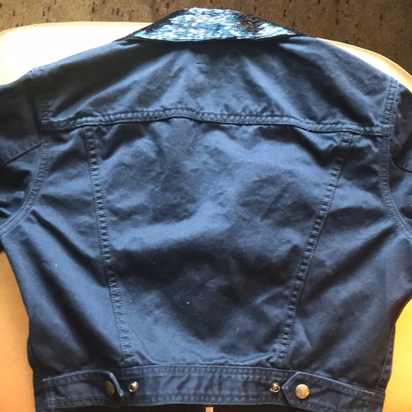 Calvin Klein Navy Cropped Jean Jacket; S. - Picture 5 of 5